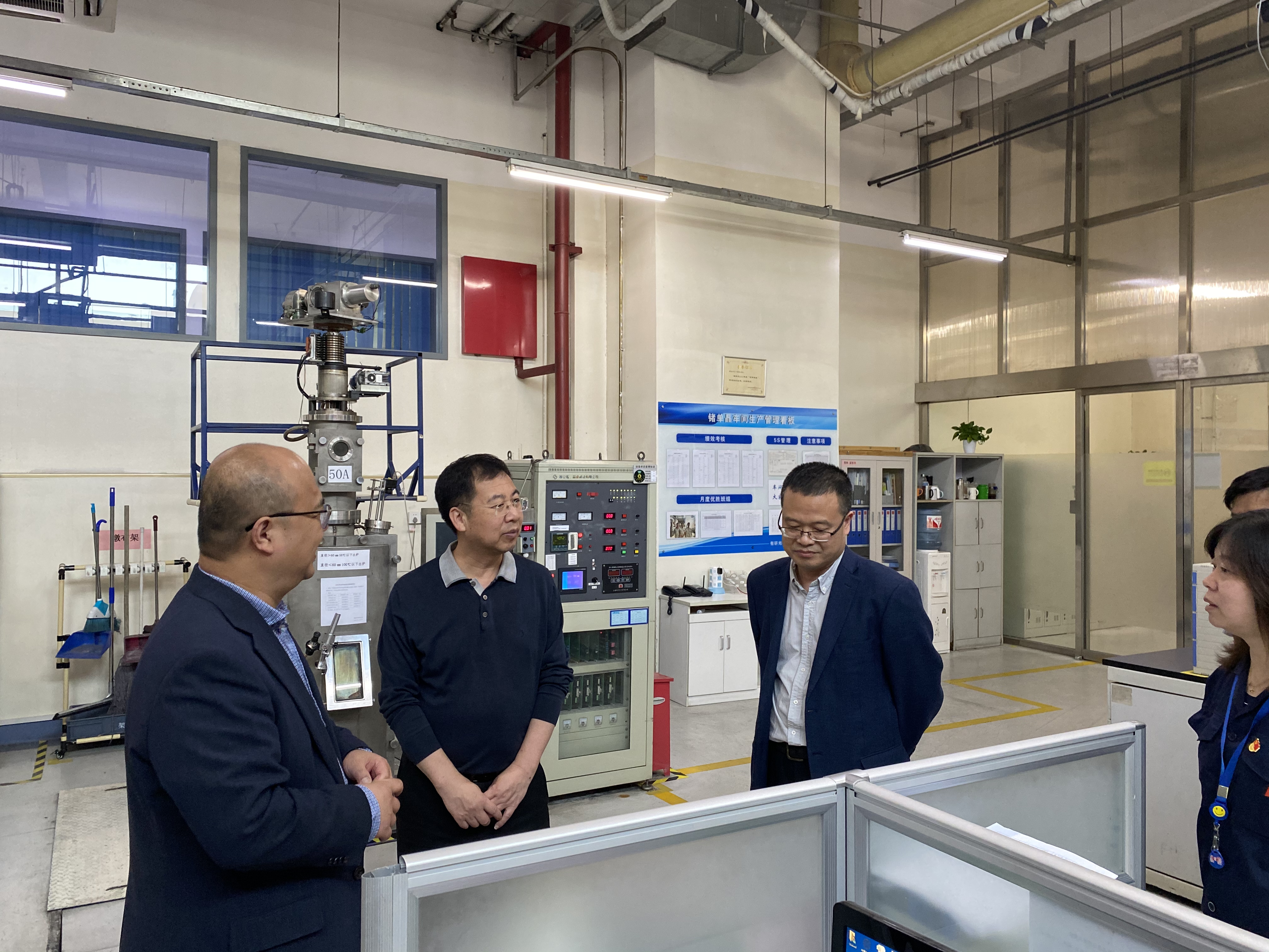 有研集团党委书记、董事长赵晓晨到有研光电、有研国晶辉调研